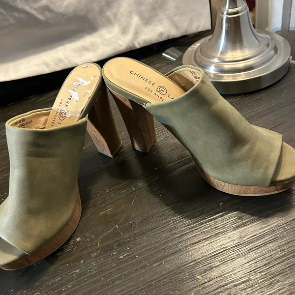 Chinese Laundry Women's olive Mules - Image 2
