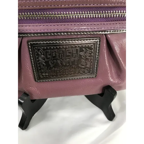 Coach Poppy Patent Leather Wristlet in Mauve Purple EUC - Image 5