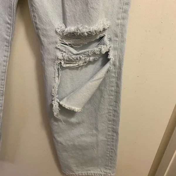 Levi’s Levis Womens Lt Blue Wash Denim Jeans 27 Ribcage Straight Ankle Distress - Image 3