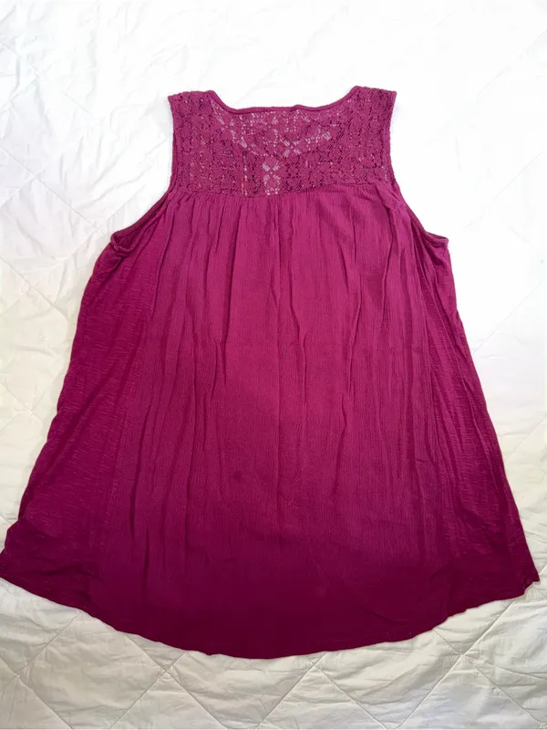 Knox Rose Sleeveless Embroidered Tunic in Fuchsia - Image 4