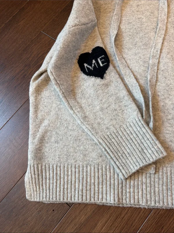 On You Heart Hoodie Sweater Size Medium - C30-067 - Image 6