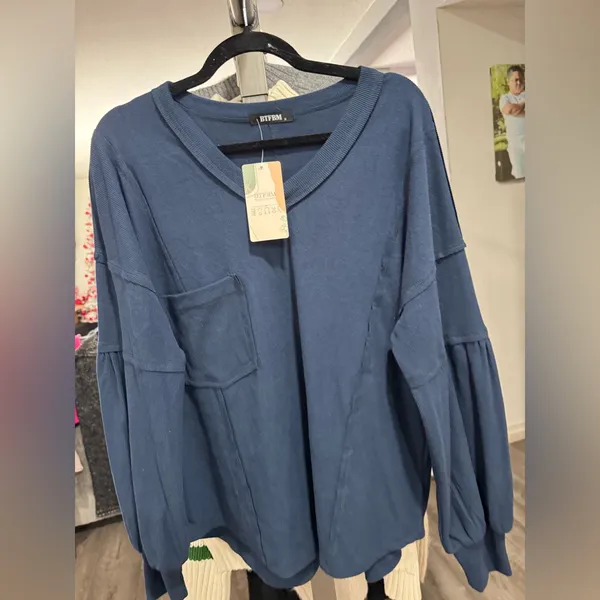 Elegant Navy V-Neck Ribbed Sweatshirt - Image 7
