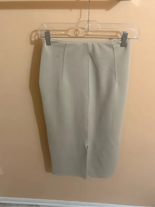 Lululemon Softstreme High-Rise Midi Skirt in Mojave Tan - Image 5