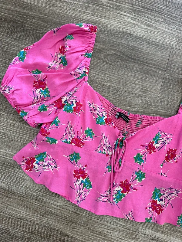 Zara pink floral feminine puff sleeve crop top blouse small - Image 2