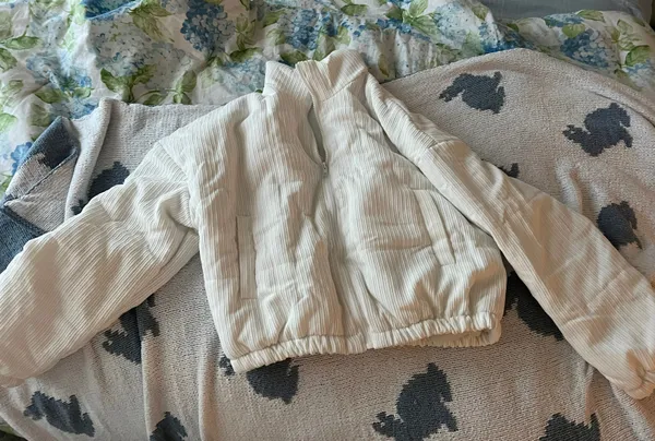 SheIn White Puffer Jacket - Image 3