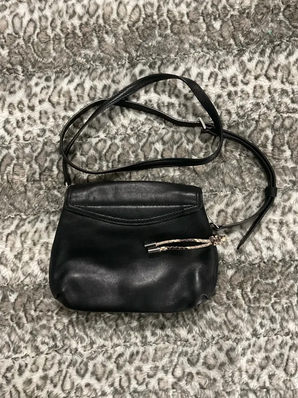 Small black Michael Kors purse - Image 4