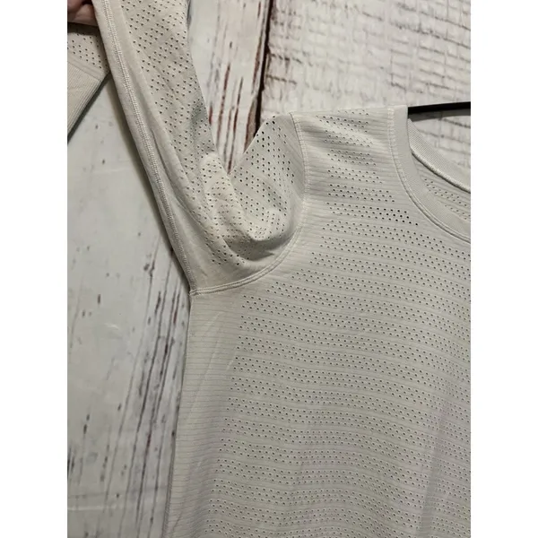 Lululemon Swiftly Breathe Long Sleeve Stretch Perforated Shirt White Size 6/8 - Image 6