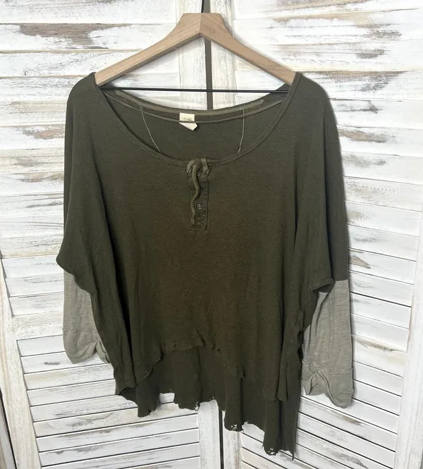 FREE PEOPLE Women's Small Star Oversized Henley Top Army Green Boho Distressed - Image 6
