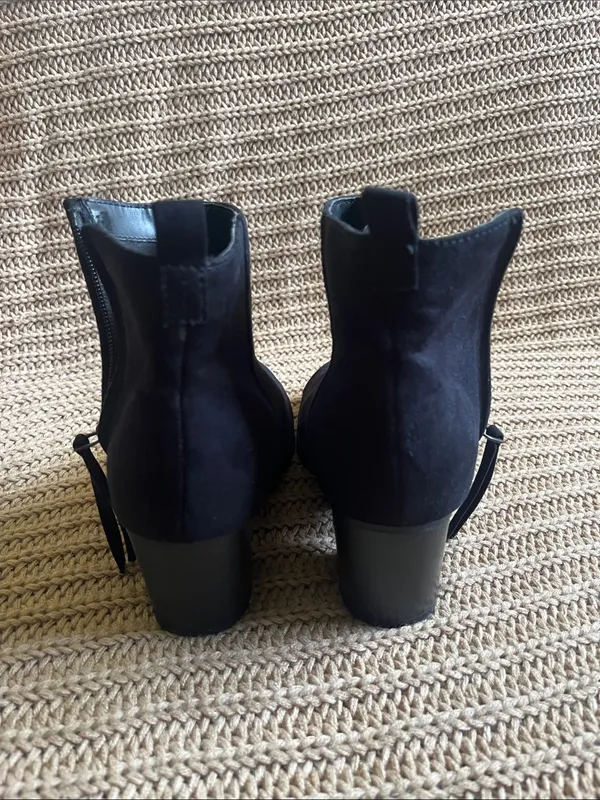 Old Navy Black Kids Ankle Boots - Image 6