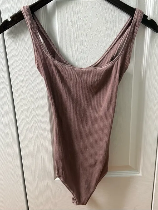 Skims Rib Scoop Tank Bodysuit in Umber/Mauve - Image 2