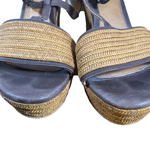 UGG Women’s Brown Leather T-Strap Woven Detail Wedge Espadrille Sandals Size 9 - Image 9