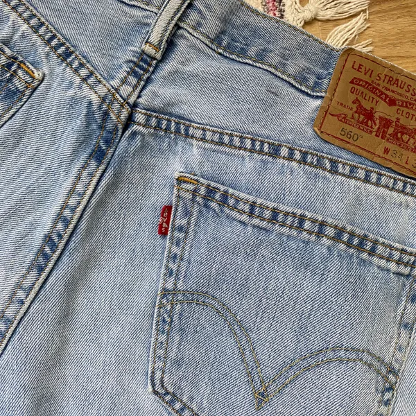Levi's 560 Comfort Fit Jean Shorts - Image 4