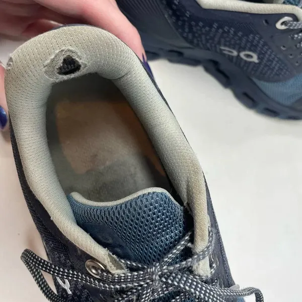 On Running Cloudstratus Running Shoes Navy / Dust Size 6.5‎ Blue - Image 10