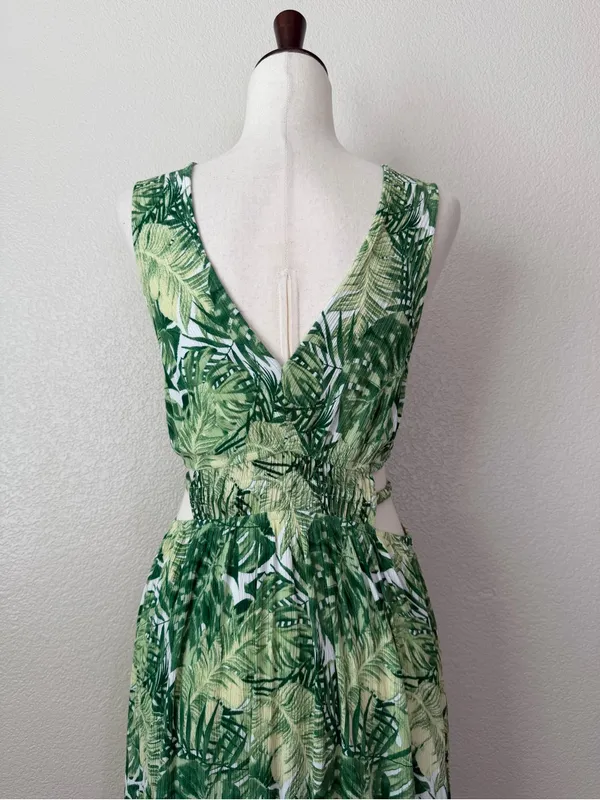 Justify Double V-neck Green Tropical Smocked Cut Out Waist Maxi Dress, Sz Large - Image 7