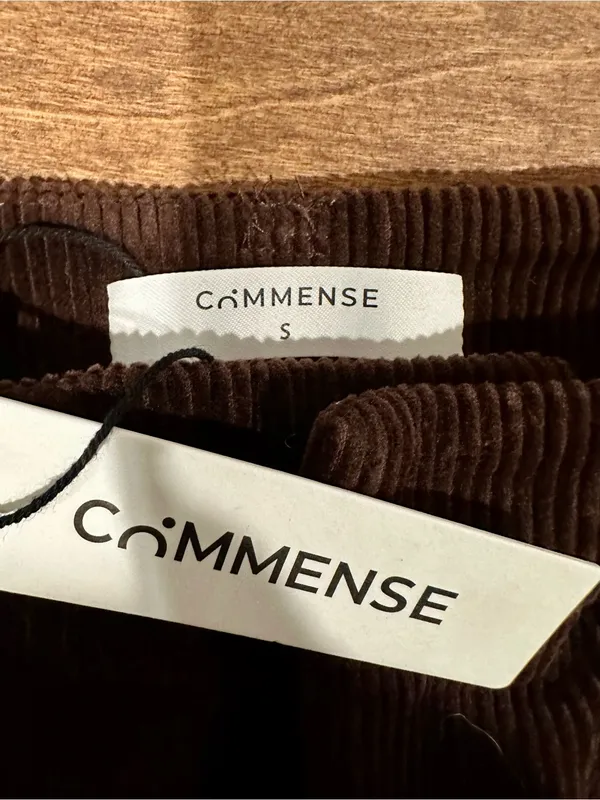 Commense Wide-Leg Corduroy Pants in Dark Brown - Image 4