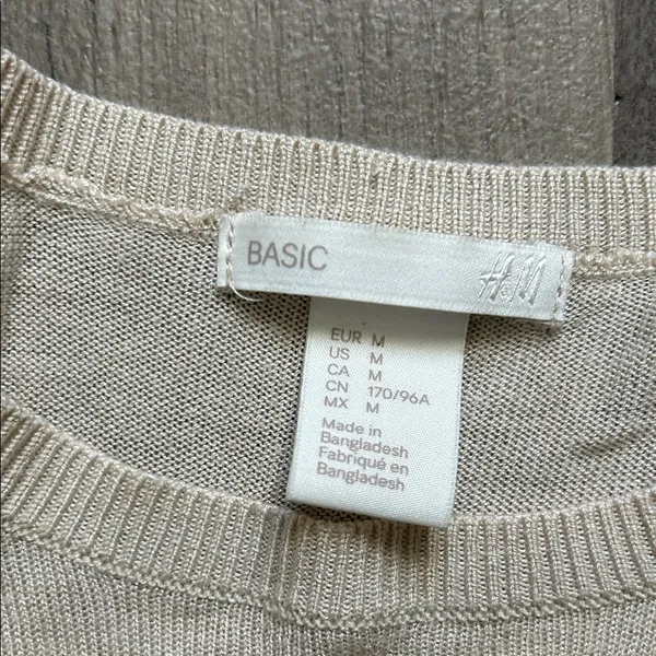 H&M Cream Short Sleeve Women's Tee - Image 2