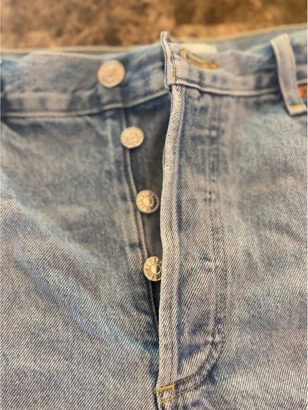 Agolde distressed denim buttonfly jean short size 31 - Image 3