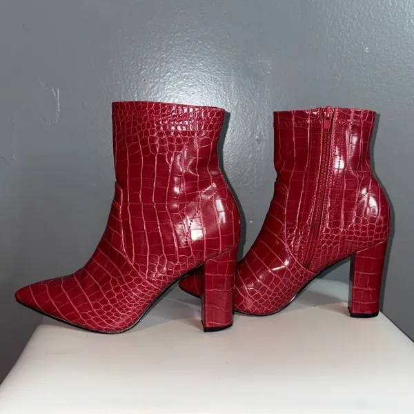 Catherine Malandrino Red Croc Embossed Ankle Boots | Size 6.5 - Image 6