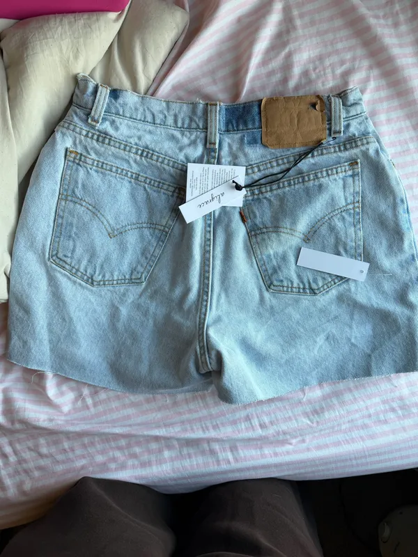 Aligrace vintage Levi’s Size 28 - Image 2