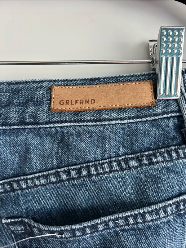 Grlfrnd | Tatum raw hem cropped jeans in always now wash - Image 10