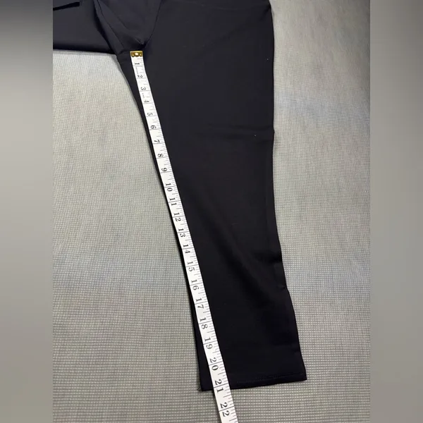 Jones New York (JNY) Black Crop Leggings / Pants - Size Large - Image 3