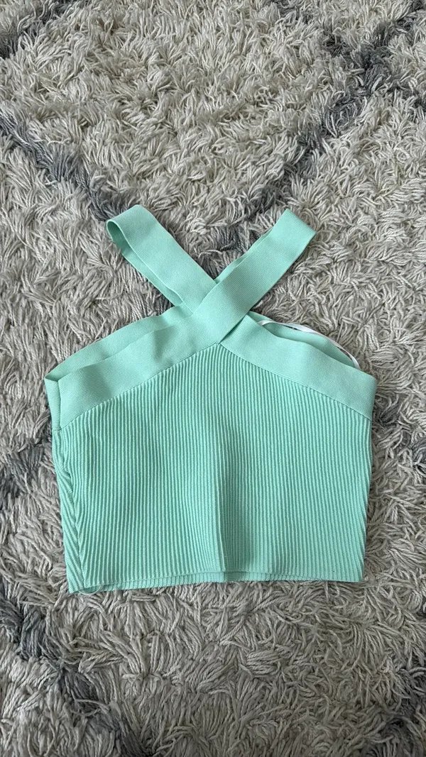 Aritzia Sculpt Knit Criss Cross Cropped Tank - Image 5