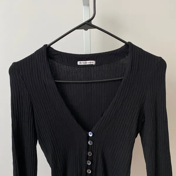 Reformation XS Black Cardigan Ribbed Knit V-Neck Button Front Top Tencel Modal - Image 2
