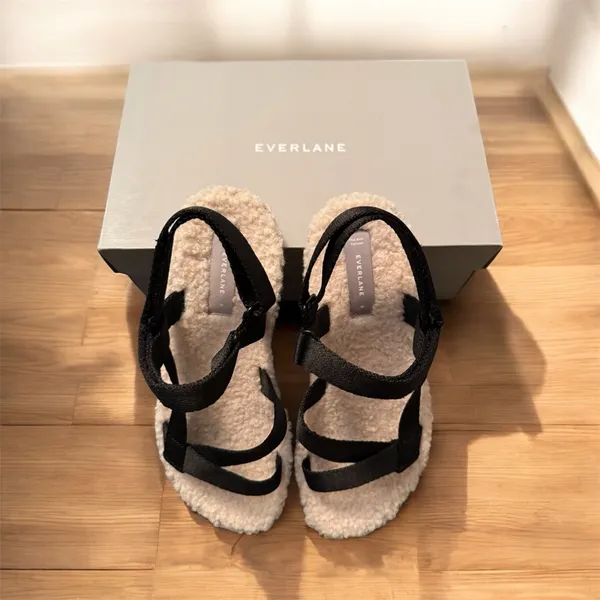 EVERLANE Sandals Teddy Sport Faux Fur Sherpa Lined - Image 3