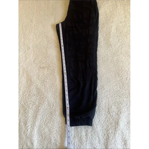 Athleta Brooklyn Textured Lined Jogger Size 4 Black Camo Travel Pants - Image 6