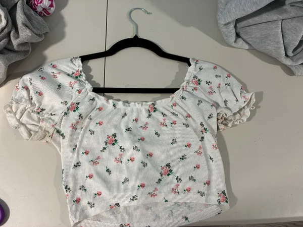 SheIn White Floral Print Puff Sleeve Milkmaid Crop Top - Image 2