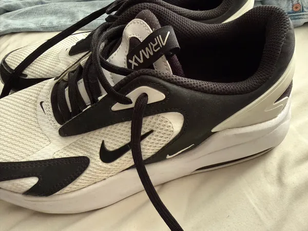Nike Air Max Sneakers - Image 2