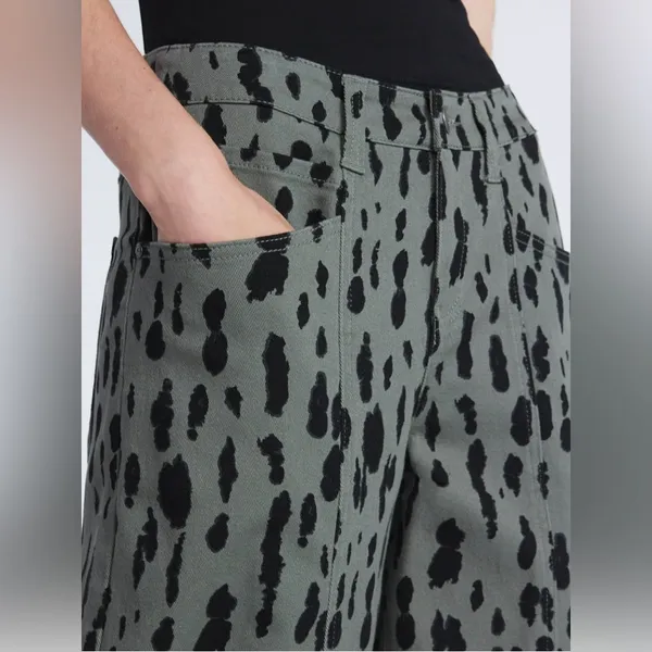 NWT Scoop Seamed Denim Barrel Jeans Wide Leg High Rise Leopard Print Olive SZ 6 - Image 4