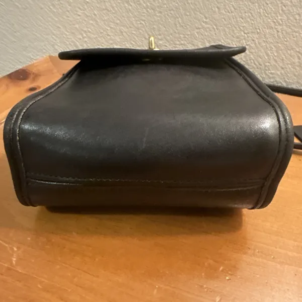 Vintage 90s Coach Black Leather Scooter Crossbody Bag 9893 Turn Lock Hang Tag - Image 7