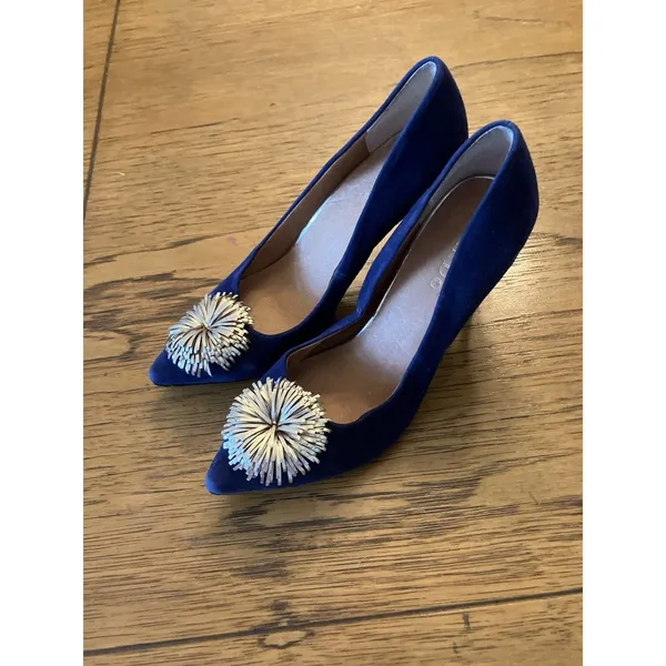 Anthropology Lien Do Blue Suede Pointed Toe Stiletto Pump Pom Pom Slip On US 7 - Image 3
