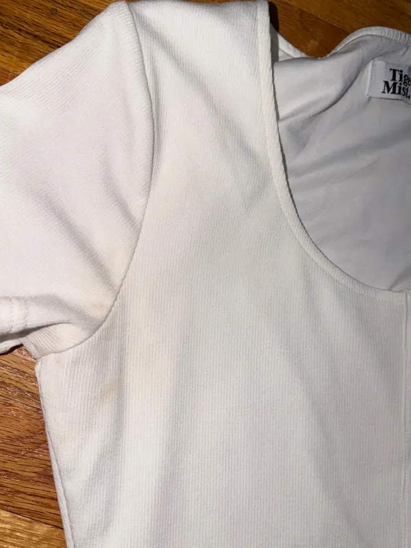 Tiger Mist Cream Short Sleeve Snap-Front Scoop Top - Image 2