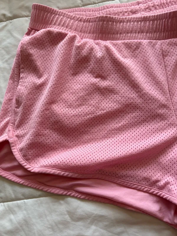Old Navy Shorts Women’s Pink size L  - Image 3