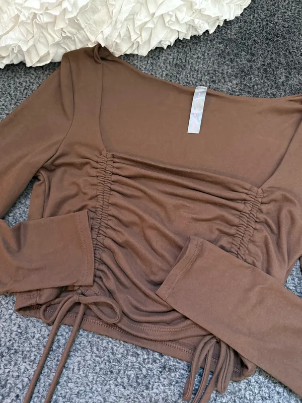 brown square neck ruched long sleeve top Size M - Image 2