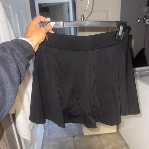 These Three Boutique Black active skort - Image 3