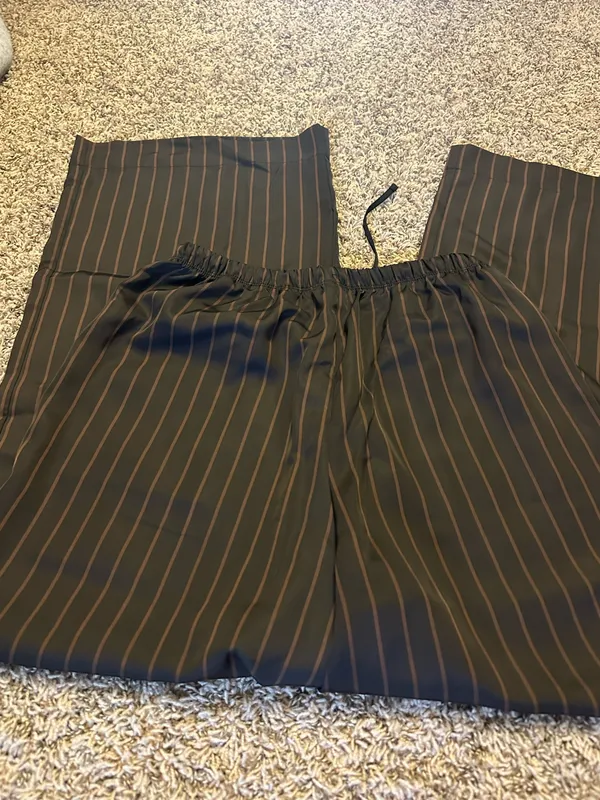 Old Navy Pants Women’s - Image 4