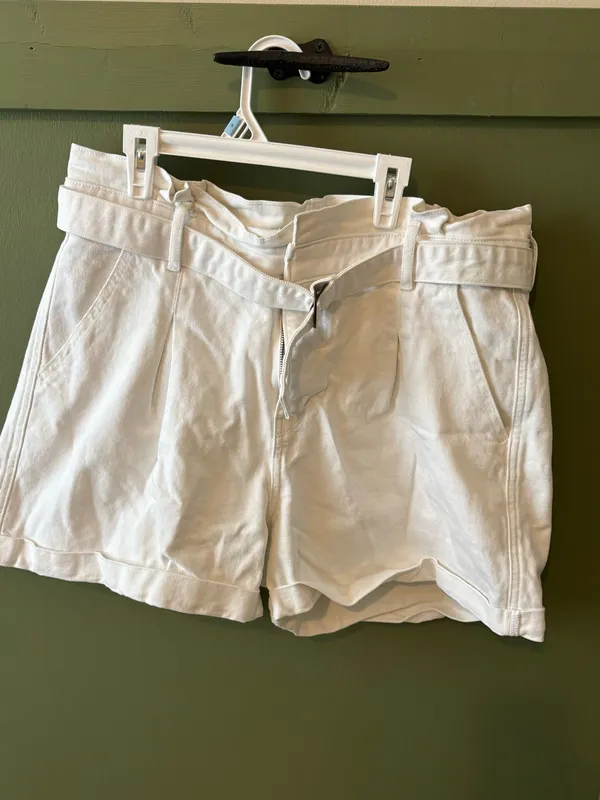 a.n.a White Denim High Rise Midi Shorts - Image 3