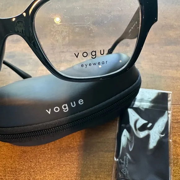 Vogue Classic Black unisex glasses to add prescription - Image 2