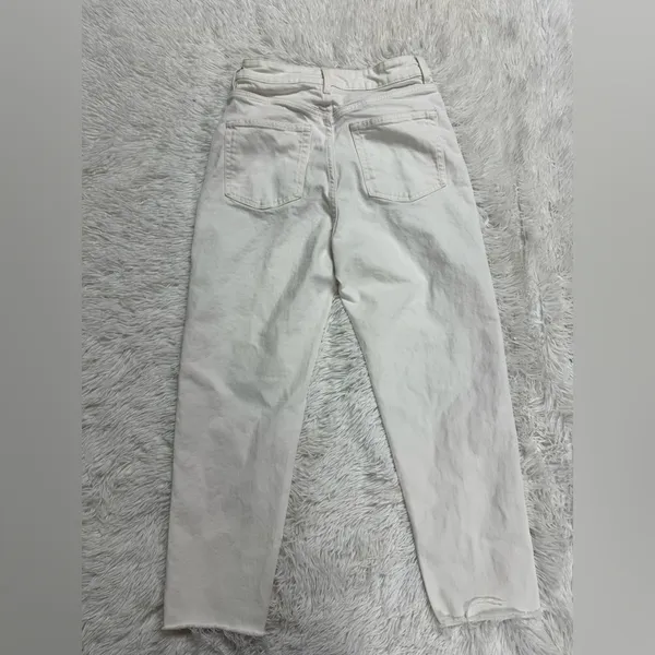 h&m white high waisted jeans - Image 3