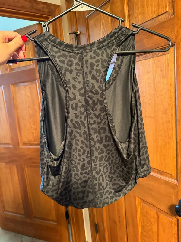 Nike Crop Top Dri-Fit - Image 2