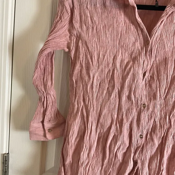 Zara Pink Crinkle Textured Button-Up Blouse - Size M - Image 5