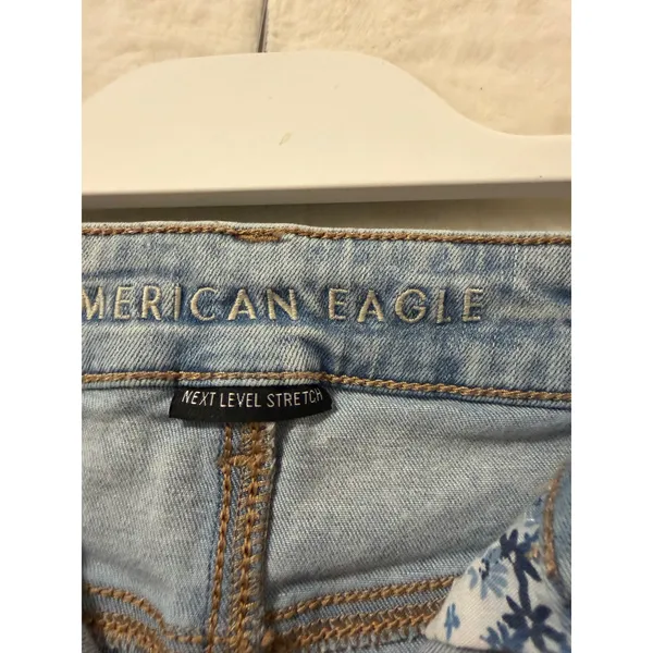 American Eagle Womens 2 Next Level Stretch Distressed Floral Denim Shorts Light - Image 3