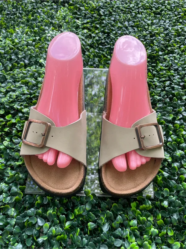 Project cloud Beige women’s Slide Sandals with Buckle - size 9 leather - Image 2