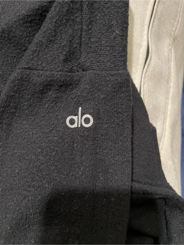 Alo Soho Pullover Crewneck Sweatshirt Pre Washed Live in, distressed Look S - Image 7