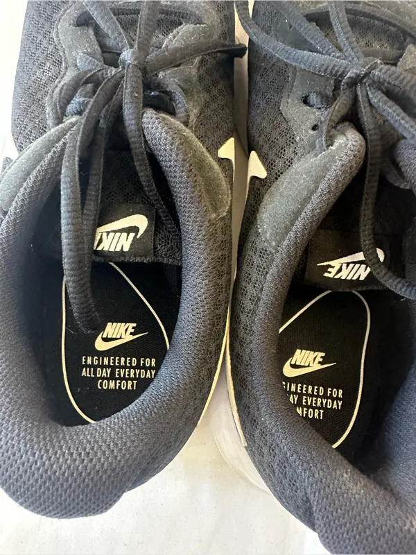 Nike Black and White Women's Athletic Running Shoe - Image 4