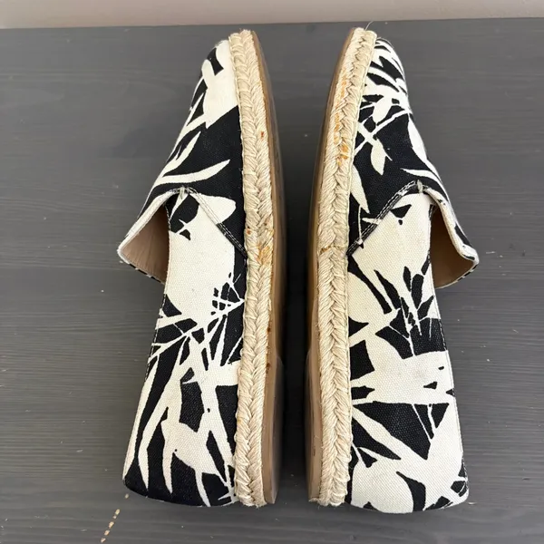 M.Gemi Espadrilles Agio 39.5 Black White Tropical Floral Print Slip On Loafers - Image 5