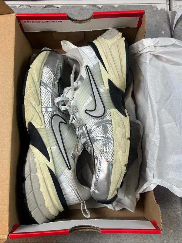 Nike V2K Run Summit White Metallic Silver FD0736-100 Women's Size 8.5 Mens 7 - Image 5